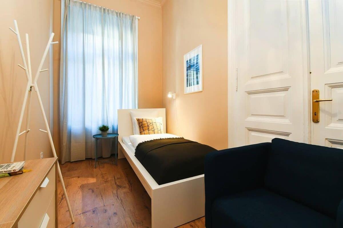 Very Central Very Spacious New Home Budapest Bagian luar foto