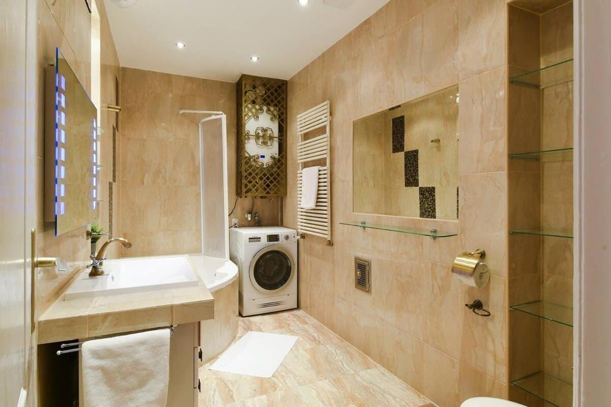 Very Central Very Spacious New Home Budapest Bagian luar foto