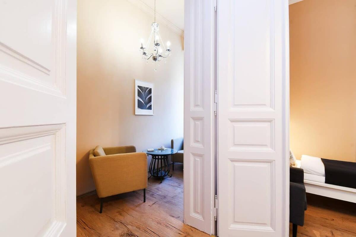 Very Central Very Spacious New Home Budapest Bagian luar foto