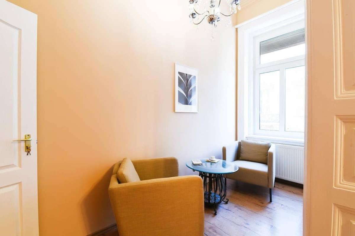 Very Central Very Spacious New Home Budapest Bagian luar foto