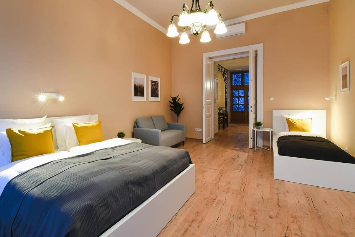 Very Central Very Spacious New Home Budapest Bagian luar foto