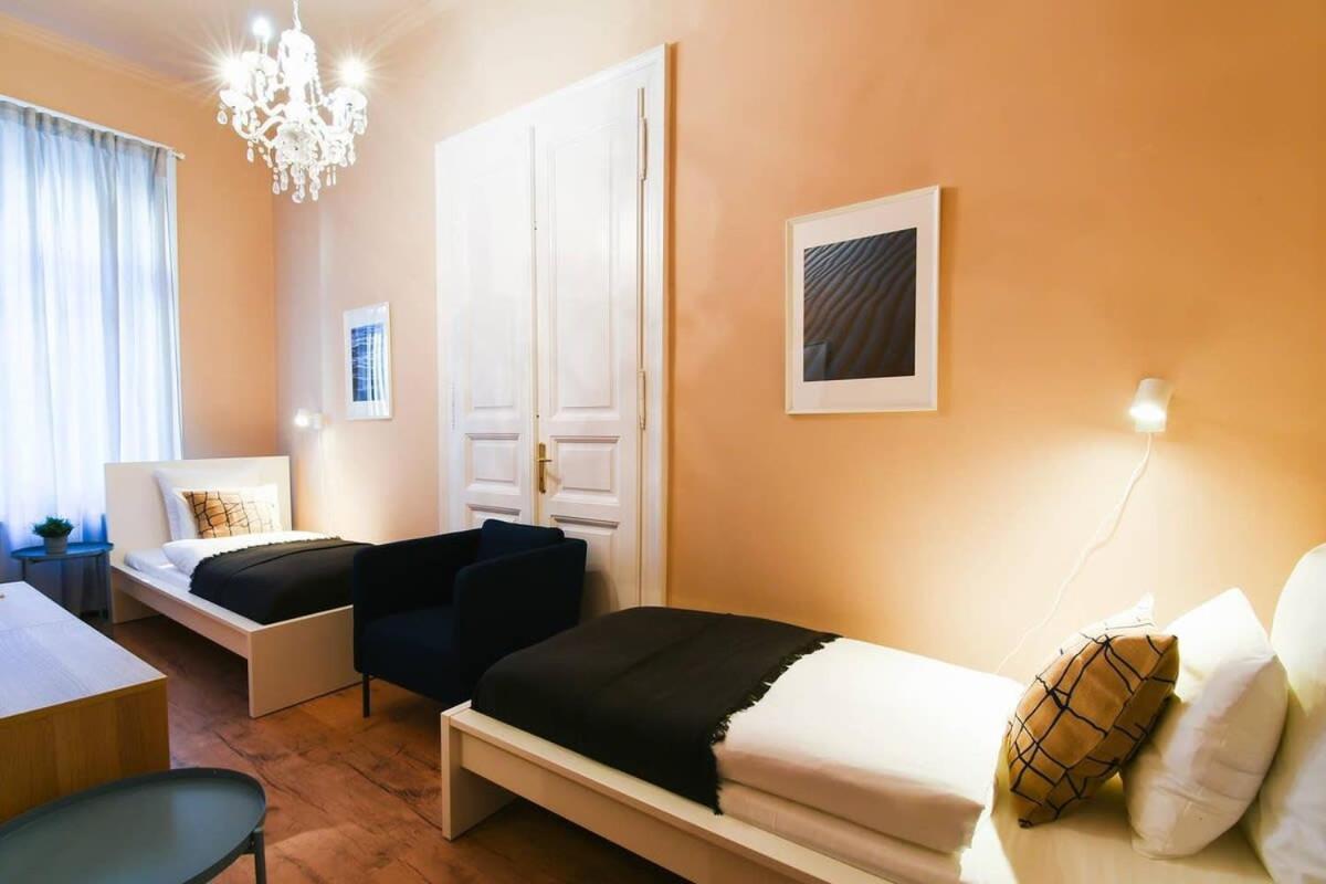Very Central Very Spacious New Home Budapest Bagian luar foto