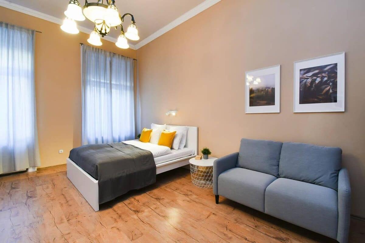 Very Central Very Spacious New Home Budapest Bagian luar foto